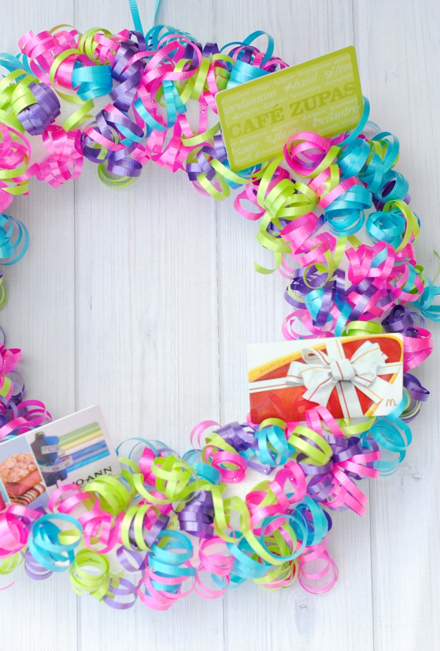Fun Birthday Gift Card Wreath: