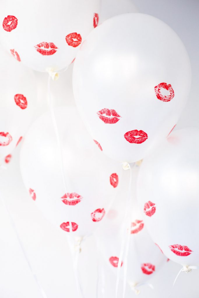 DIY-Kissed-Balloons