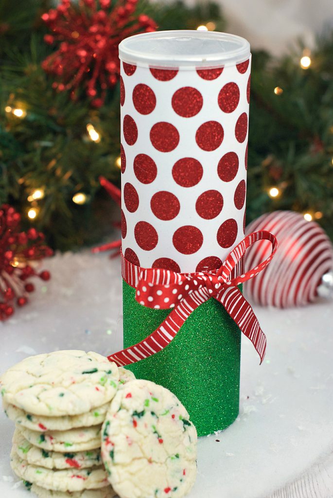 Christmas Cookies in a Pringles Can