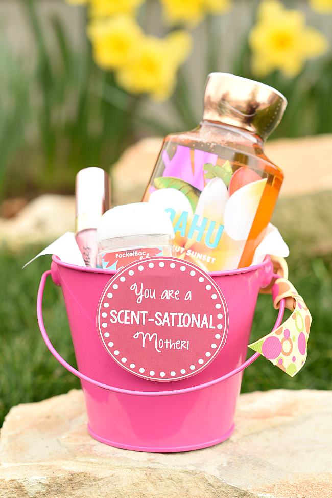 Mother's Day Gift Idea-Fill a basket with Bath and Body products and then add this cute "You are a Scentsational Mother" tag to it and you've got a great gift for mom! #mothersday #gifts #giftsformom #mothersdaygifts