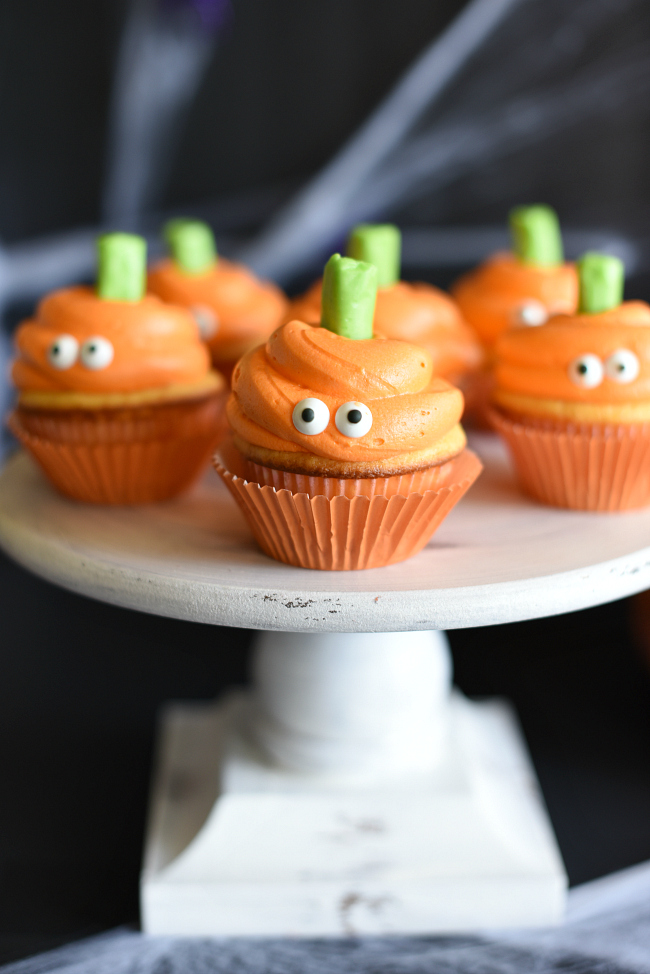 Easy Halloween Cupcakes with Pumpkin Faces – Fun-Squared