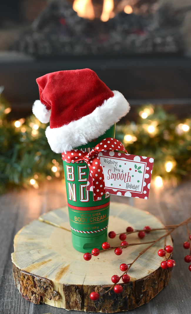 Fun Christmas Gift Idea for Friends-Just add a tag to a bottle of lotion and you've got a perfect gift that's simple and easy. Wishing you a SMOOTH Holiday! #christmasgifts #neighborgifts #giftsforfriends