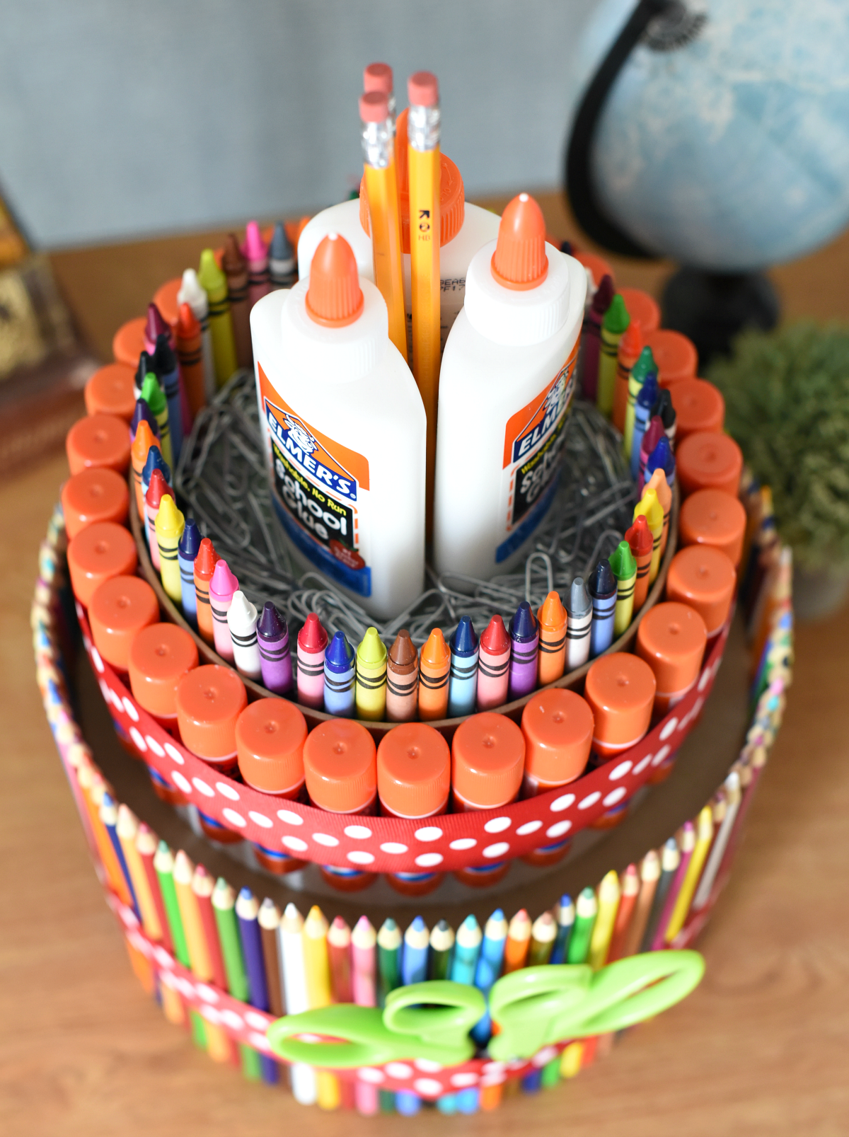 How to make a school supply cake