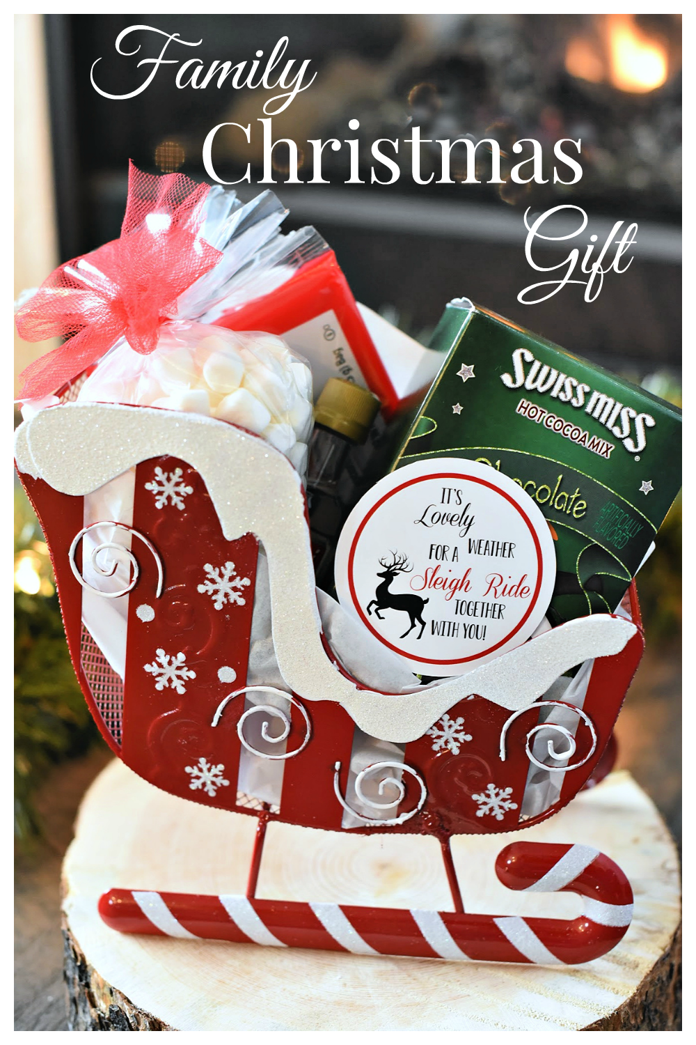 Family Christmas Gift! This sleigh ride Christmas gift is perfect for any family. It's such a simple and easy gift to put together, any family will love it! #gifts #Christmasgift #simplegift #fungiftidea