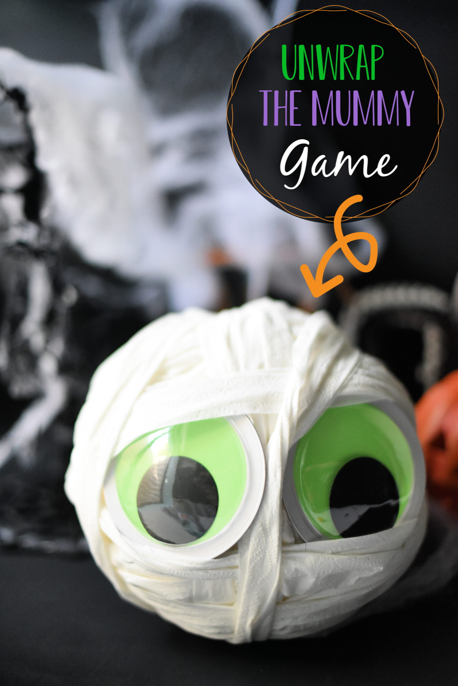 Fun Halloween Games for Kids: This unwrap the mummy game is a fun and easy game to play with little ones. They will love it and it's easy for you to set up. #Halloween #halloweengames #halloweenparty
