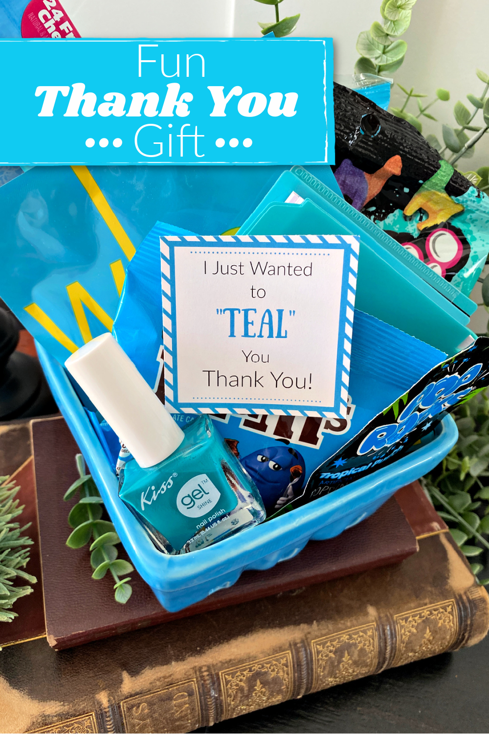 Teal Themed Thank You Gift. This fun thank you gift is the perfect way to say thanks. #thankyougift #funthankyougift #gifts #fungifts #tealthemedgift