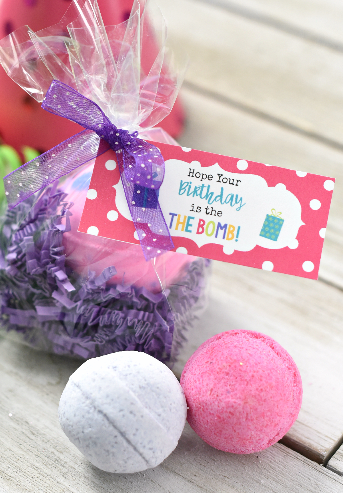 Simple Bath Bomb Birthday Gift Idea: